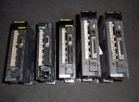 “在伺服給進(jìn)系統(tǒng)中驅(qū)動(dòng)器都起到了哪些作用？”