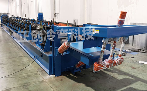 汽車車廂板成型機(jī)主要結(jié)構(gòu)特點(diǎn)有哪些？